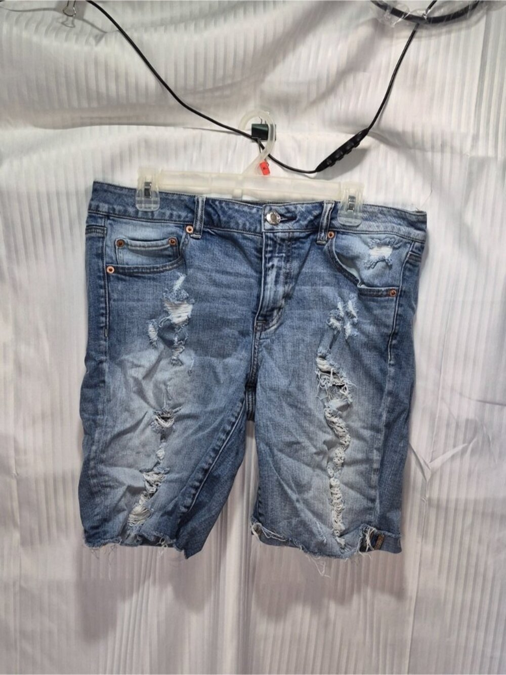 American Eagle Light Blue Distressed Denim Jean Shorts Skinny Bermuda Stretch 14